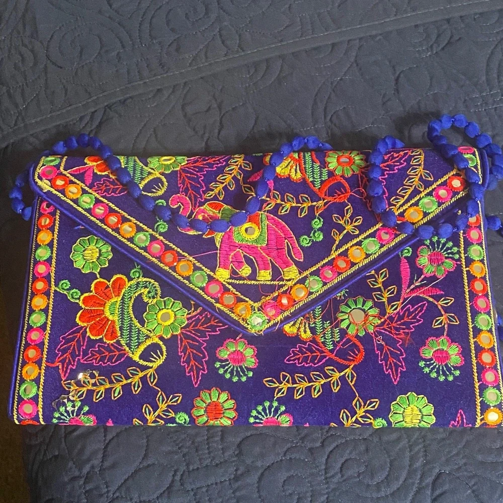 Stunning Bohemian Embroidered Elephant Envelope Clutch/ Crossbody - Picture 7 of 7